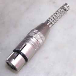 Femmina XLR 3p metallo con molla per cavo 6/7mm